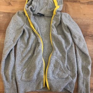 Warm Gap grey and yellow hoodie